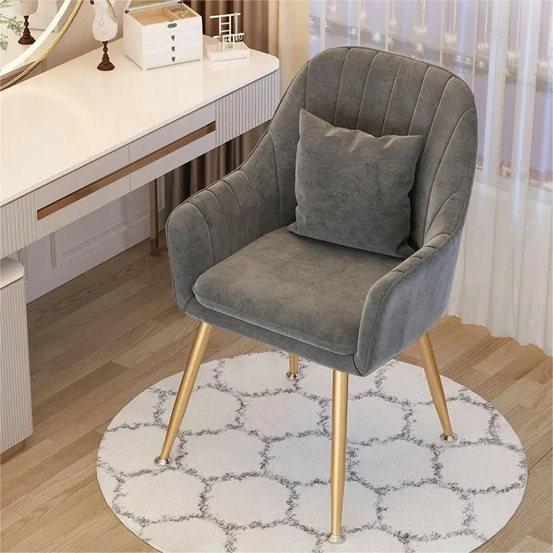 Makeup & Nail Art Chair – Light Luxury