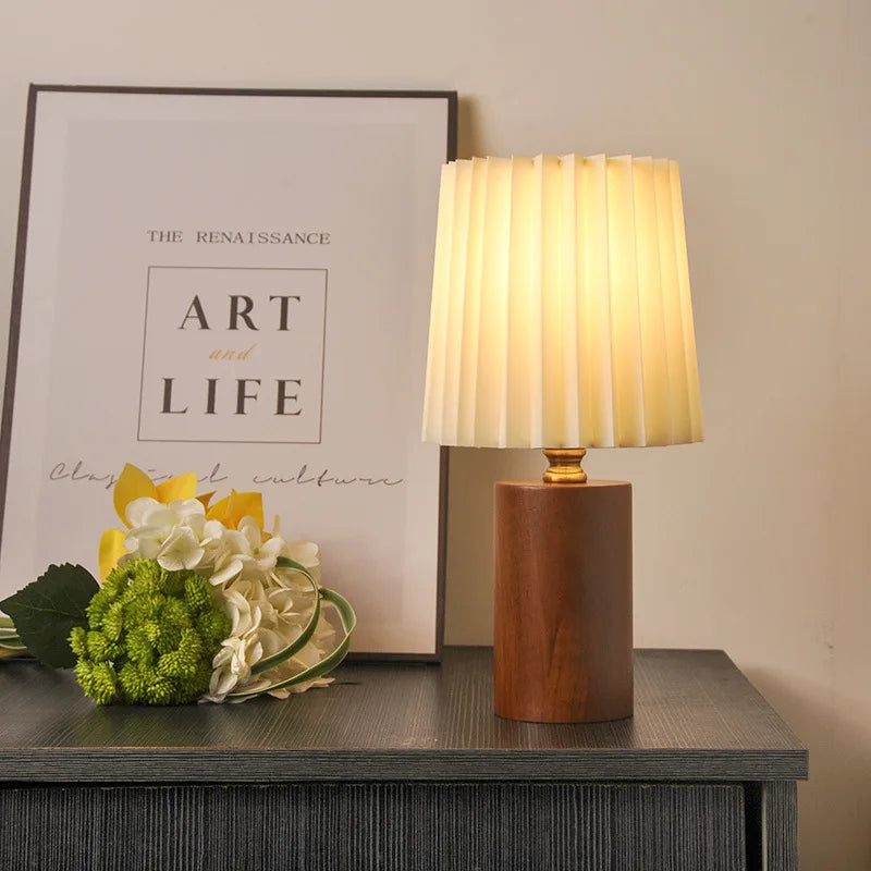 Vintage Pleated Fabric Table Lamp