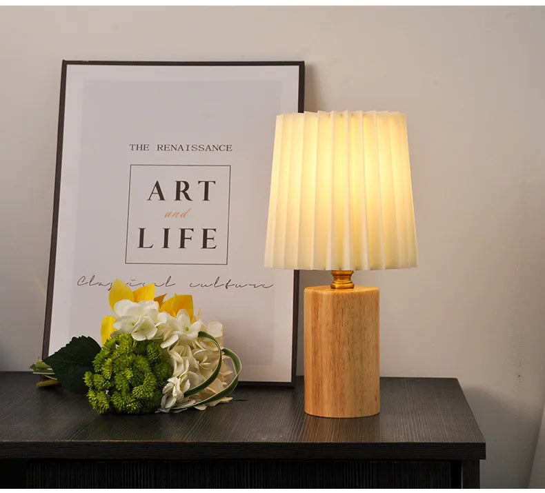 Vintage Pleated Fabric Table Lamp