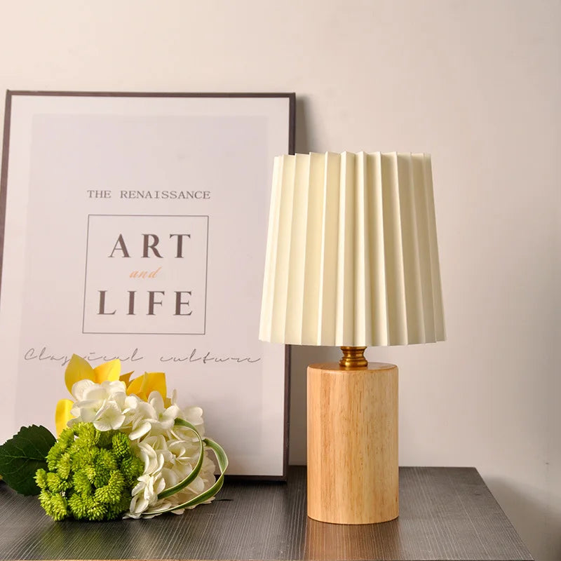 Vintage Pleated Fabric Table Lamp
